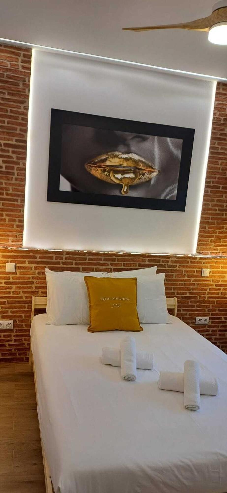 Apartamentos Santiago Cordero Madrid Chambre photo